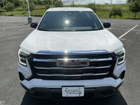 Used 2025 GMC Terrain Elevation AWD/4WD image 10