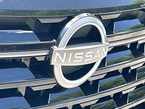 New 2026 Nissan Pathfinder SV w/ SV Premium Package FWD image 11