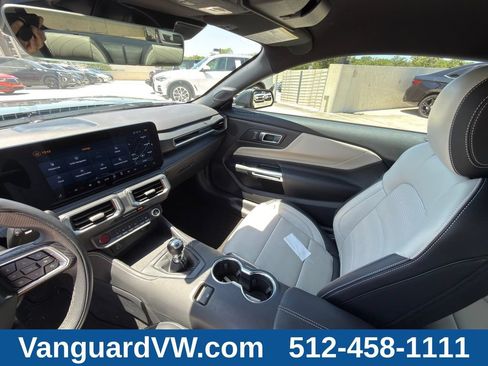 Used 2025 Ford Mustang GT Premium RWD image 25