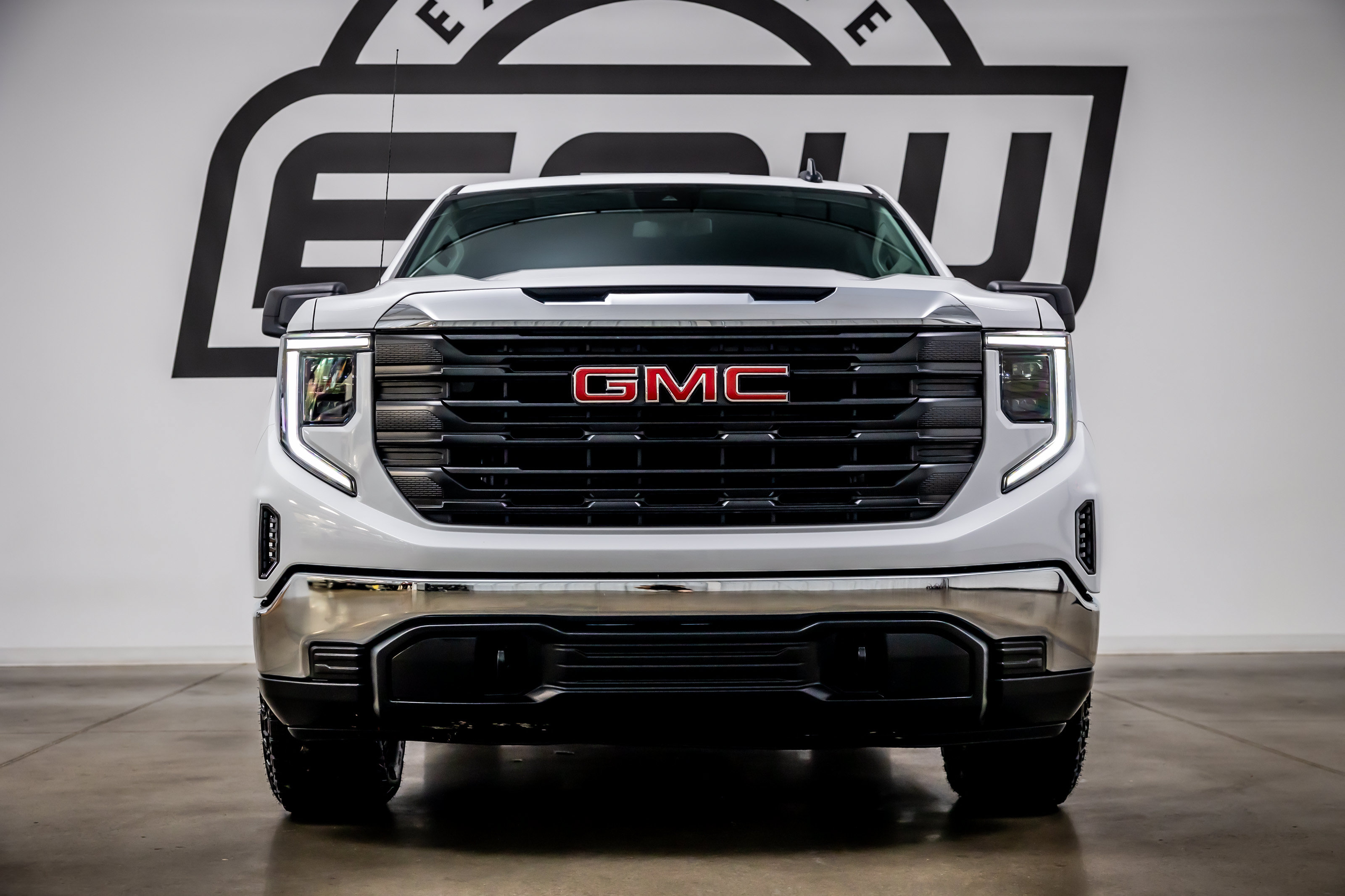 Used 2026 GMC Sierra 1500 Pro w/ Pro Value Package AWD/4WD image 4