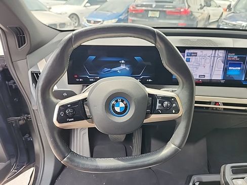 Used 2023 BMW iX xDrive50 w/ Sport Package AWD/4WD image 4