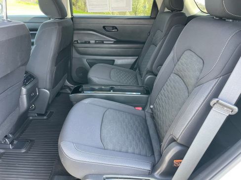 Certified 2023 Nissan Pathfinder SV w/ SV Premium Package AWD/4WD image 7