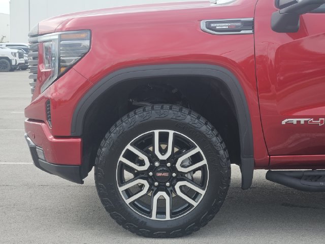 Used 2025 GMC Sierra 1500 AT4 w/ AT4 Premium Package AWD/4WD image 8