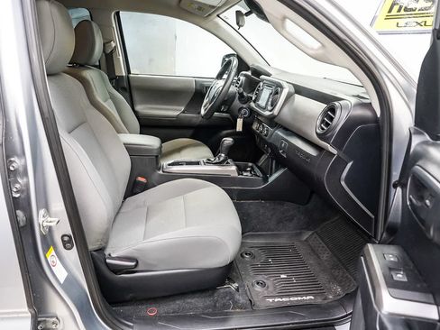 Used 2019 Toyota Tacoma SR5 RWD image 16