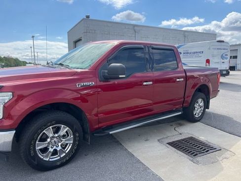 Used 2017 Ford F150 XLT w/ Equipment Group 302A Luxury AWD/4WD image 3