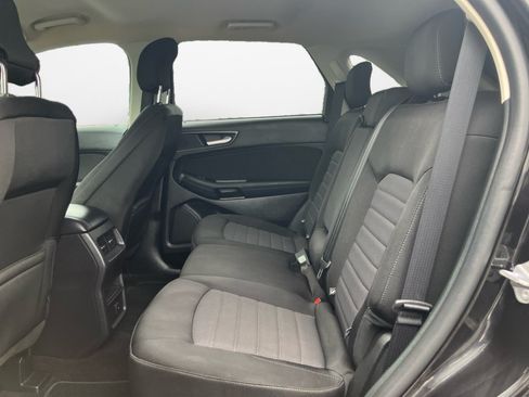 Used 2019 Ford Edge SE FWD image 16