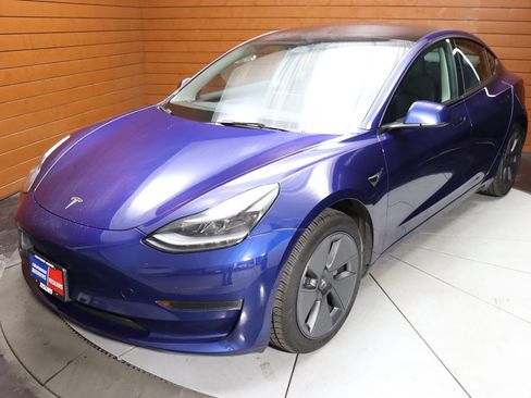 Used 2023 Tesla Model 3 Standard Range RWD image 7