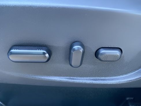 Certified 2019 Ford Escape SE image 10