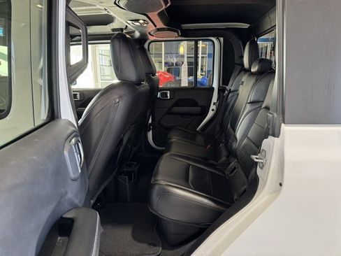 Used 2020 Jeep Gladiator Overland image 8