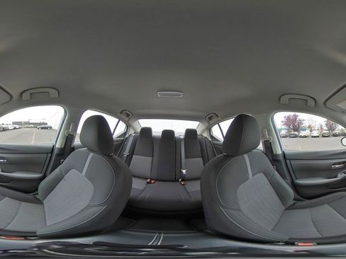Used 2025 Nissan Sentra SV FWD image 40