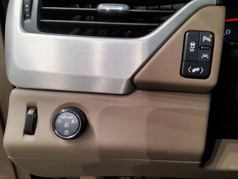 Used 2018 GMC Yukon SLT w/ Open Road Package RWD image 26