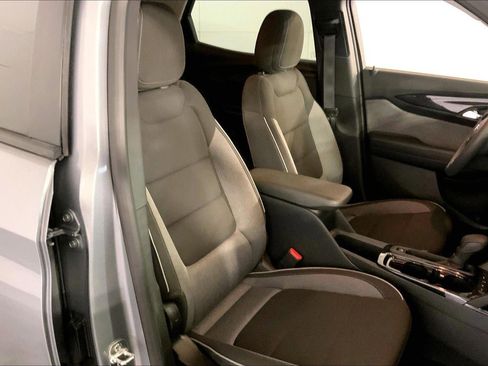 Used 2025 Chevrolet TrailBlazer LT AWD/4WD image 7