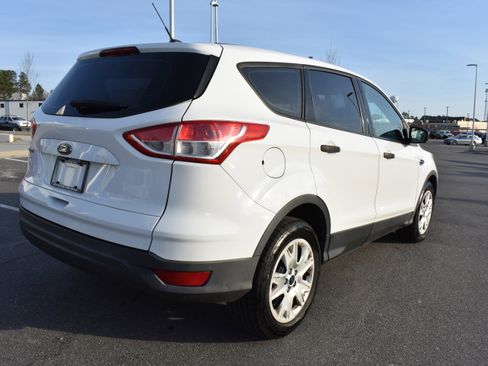 Used 2016 Ford Escape S image 9