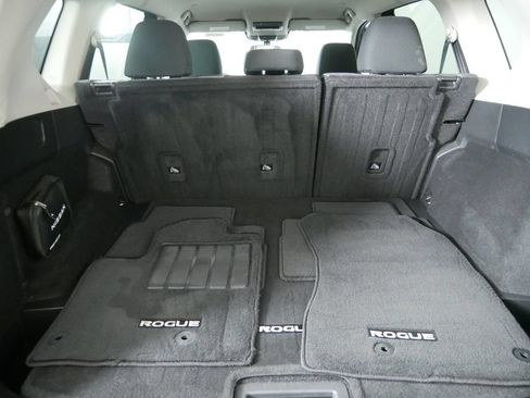 Used 2023 Nissan Rogue SV AWD/4WD image 17