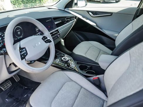 Used 2024 Kia Niro Wave w/ Wave Preserve Package FWD image 19