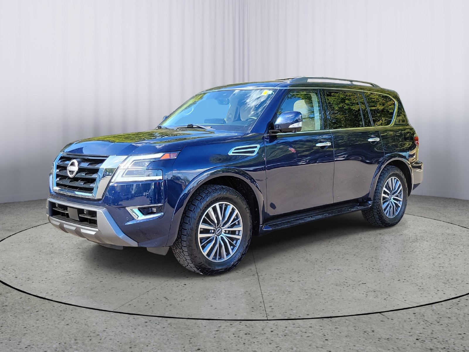 Used 2023 Nissan Armada SL w/ Captain's Chairs Package AWD/4WD image 5