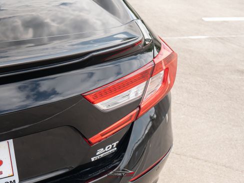 Used 2018 Honda Accord Touring image 47