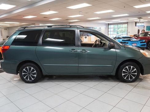 Used 2004 Toyota Sienna FWD image 13