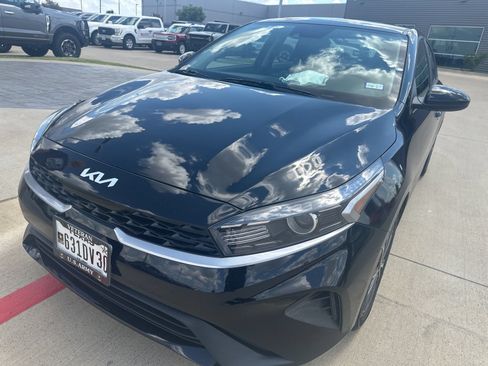 Used 2023 Kia Forte LXS FWD image 18