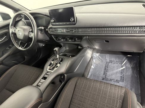 Used 2024 Honda HR-V Sport image 11