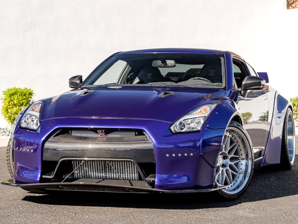 Used 2013 Nissan GT-R Premium AWD/4WD image 1
