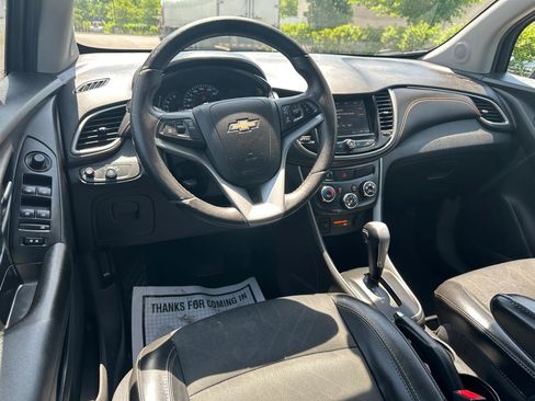 Used 2018 Chevrolet Trax LT w/ Redline Edition FWD image 16