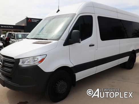 Used 2022 Mercedes-Benz Sprinter 3500 image 9