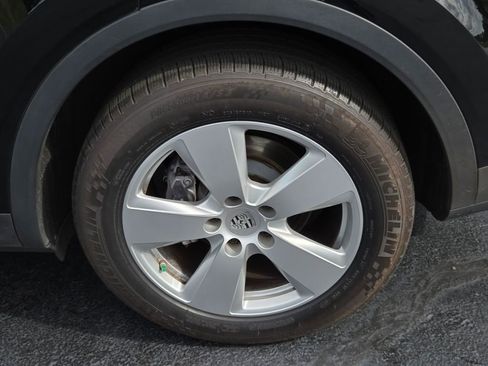Used 2022 Porsche Cayenne AWD/4WD image 18