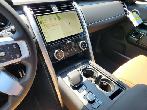 New 2026 Land Rover Discovery Limited Edition AWD/4WD image 28