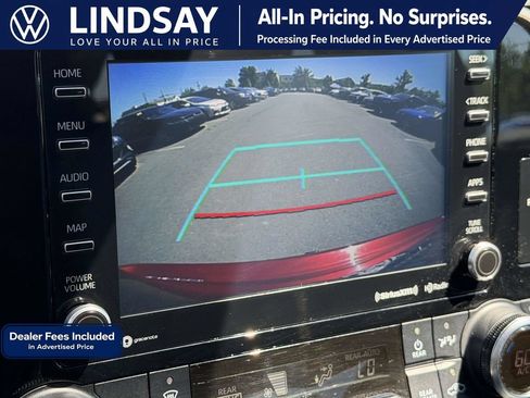 Used 2022 Toyota Highlander XLE FWD image 19