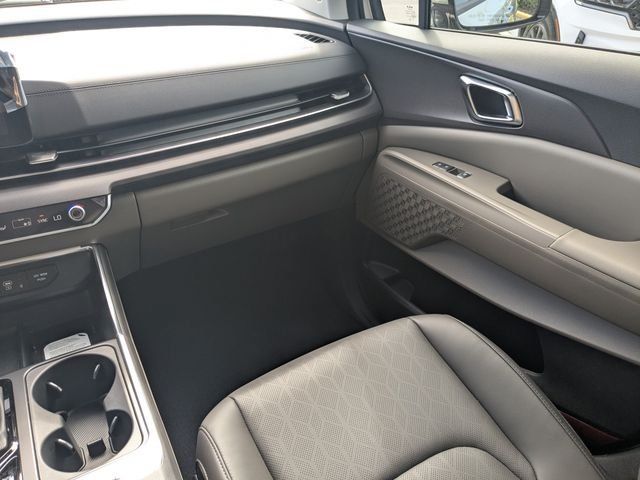 New 2026 Kia Carnival EX FWD image 19