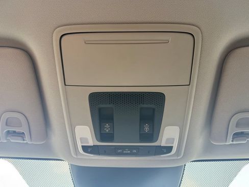 Used 2023 Honda Pilot Touring image 19