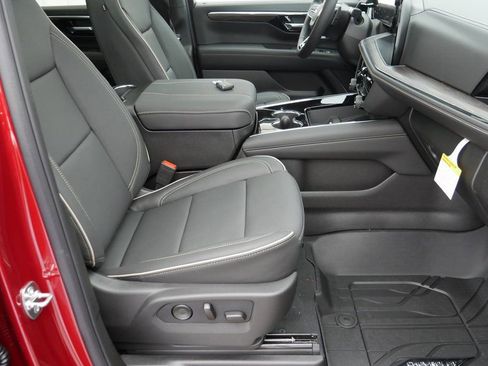 New 2026 Chevrolet Suburban Premier AWD/4WD image 22
