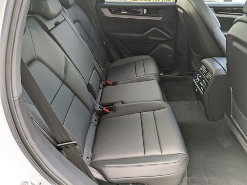 New 2026 Porsche Cayenne S image 24