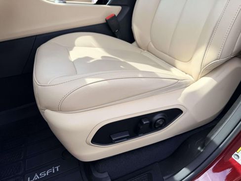 Used 2023 Jeep Grand Cherokee L Limited image 19