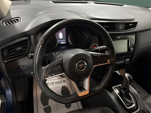 Used 2019 Nissan Rogue SV image 17