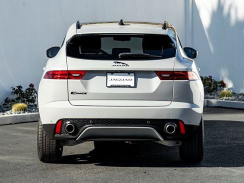Used 2022 Jaguar E-PACE SE image 8