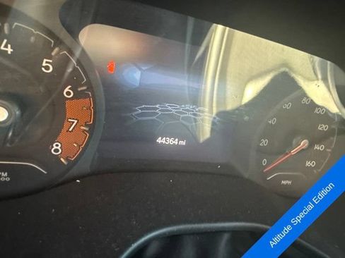 Used 2023 Jeep Compass Latitude AWD/4WD image 9