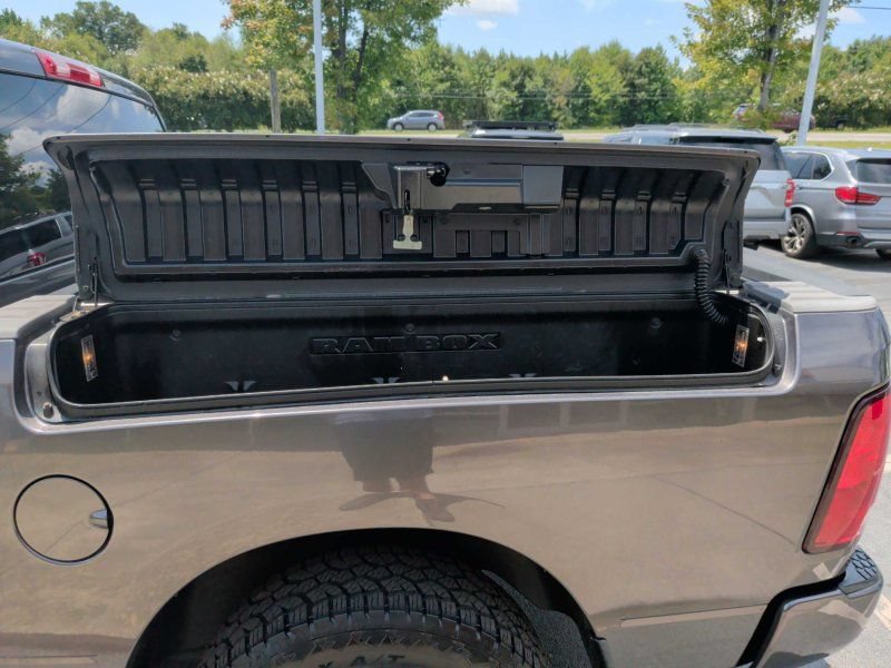 Used 2014 RAM 1500 Express RWD image 21