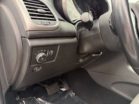 Used 2021 Jeep Grand Cherokee Laredo RWD image 19