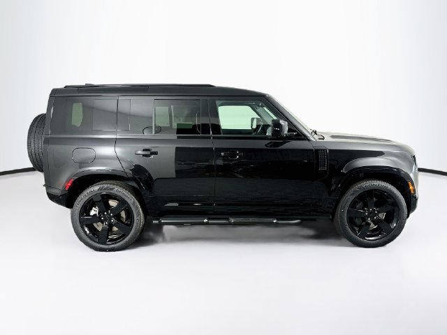 New 2026 Land Rover Defender 110 X-Dynamic SE AWD/4WD image 4