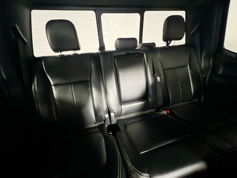 Used 2019 Ford F150 Lariat w/ Equipment Group 502A Luxury AWD/4WD image 33