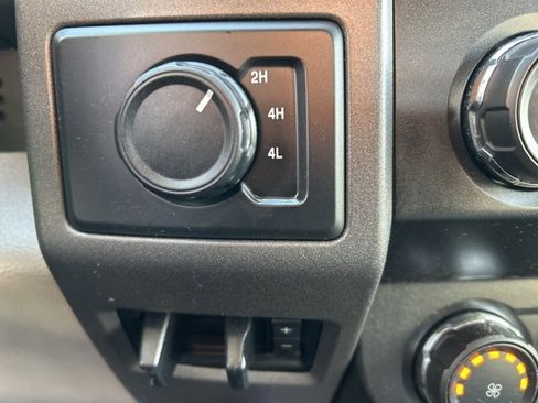 Used 2019 Ford F550 4x4 Regular Cab Super Duty image 17