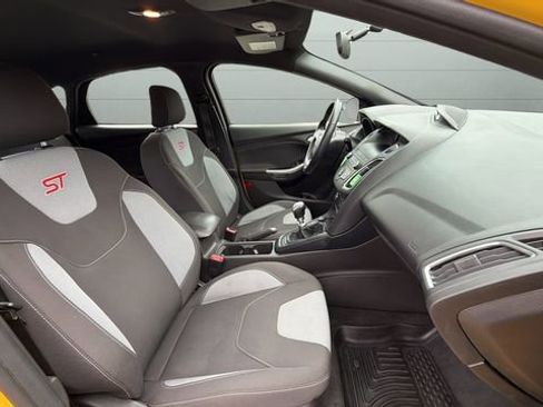 Used 2018 Ford Focus ST image 21