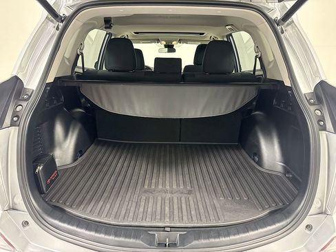 Used 2018 Toyota RAV4 XLE AWD/4WD image 23