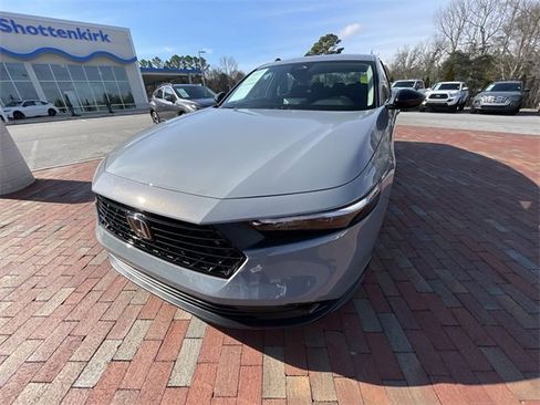 Certified 2025 Honda Accord SE image 27