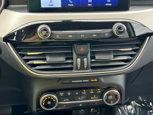 Used 2021 Ford Escape SE w/ Cold Weather Package AWD/4WD image 10