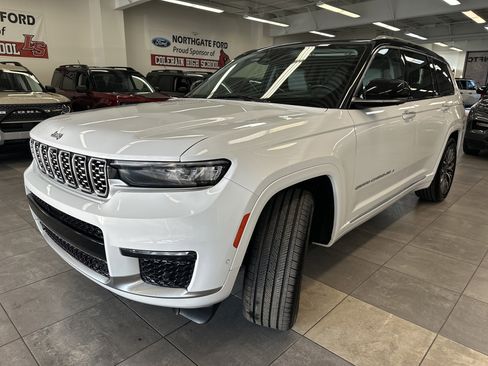 Used 2023 Jeep Grand Cherokee L Summit w/ Advanced Protech Group IV image 18