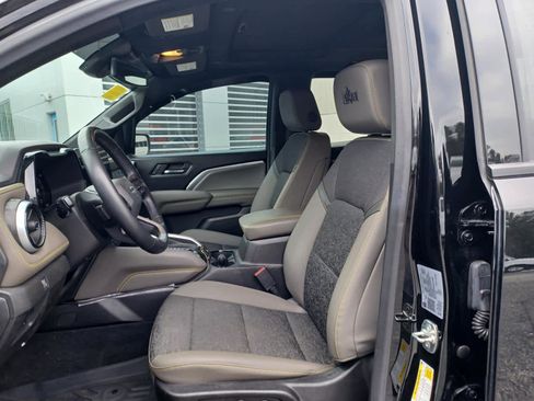 Used 2024 Chevrolet Colorado ZR2 w/ ZR2 Bison Edition image 7