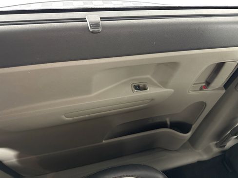 Used 2018 Kia Sedona LX w/ LX Essentials Premium Package FWD image 42